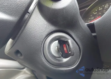 2015 Nissan Rogue Select S z USA, uszkodzony, nr VIN JN8AS5MT1FW156865